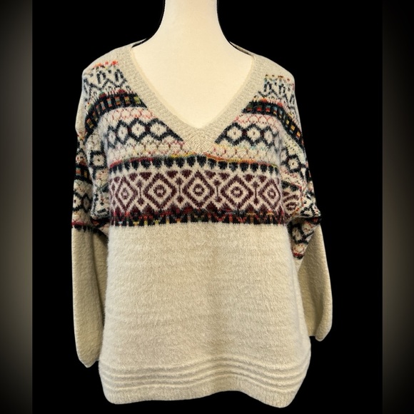Telluride Clothing Company Cozy Cream Patterned Fuzzy Sweater - Picture 1 of 8